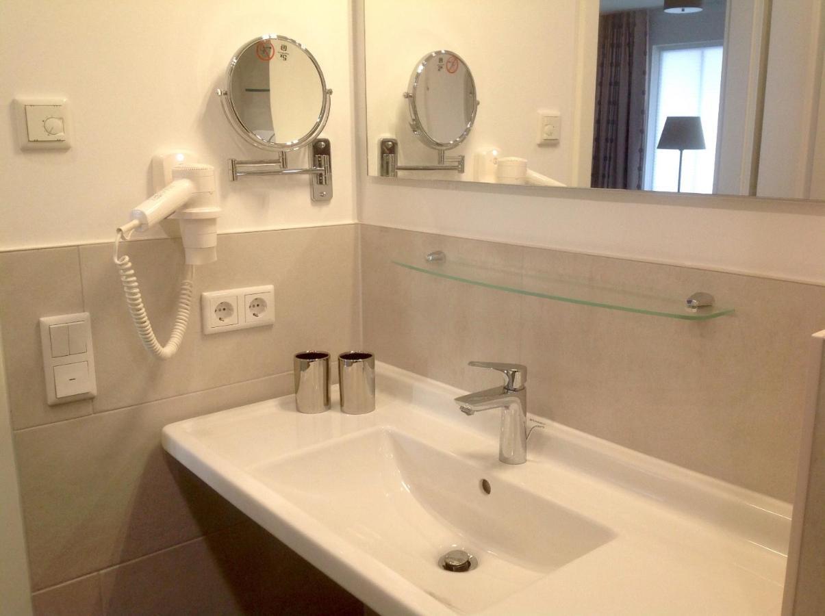 Sunny Suite: Elegant Beachfront Apartment with Pool and Pet-Friendly Wellness Area Boergerende-Rethwisch Exterior photo