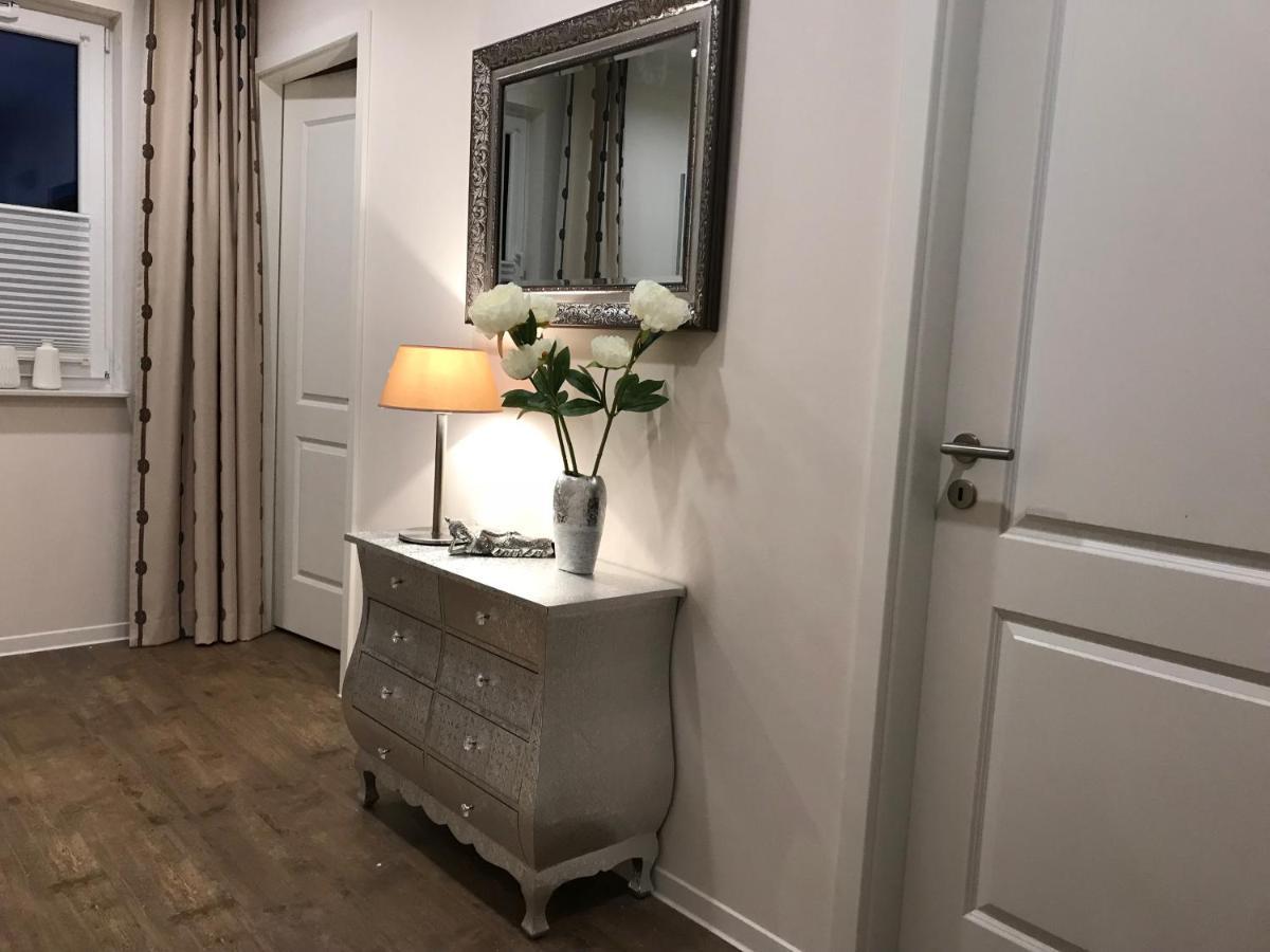 Sunny Suite: Elegant Beachfront Apartment with Pool and Pet-Friendly Wellness Area Boergerende-Rethwisch Exterior photo